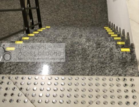 band-escada-acessível