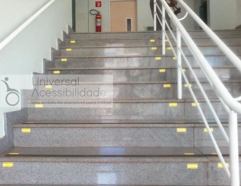 corrimão acessível branco