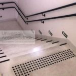 corrimão acessível de parede