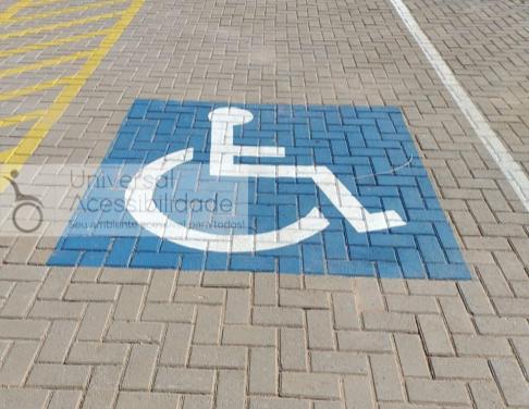pintura de vagas acessíveis
