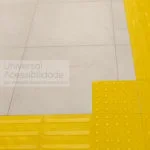 piso direcional em pvc sesi