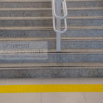 piso e escada acessível sesi
