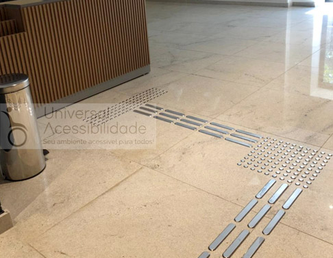 piso tátil em inox burguer king