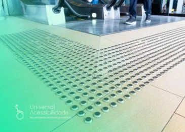 Veja os principais tipos de piso tátil inox e saiba qual o mais indicado para sua empresa