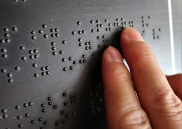 5 características da linha braile que facilitam seu uso para pessoas com deficiência