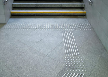 Veja como fazer a instalação correta do piso tátil de inox